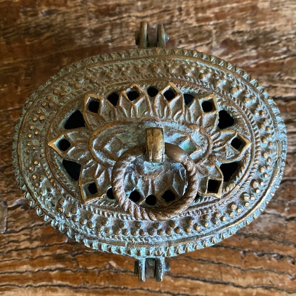 🦋Rare🦋Antique 1940’s Brass Cricket/Trinket Box - Picture 7 of 7